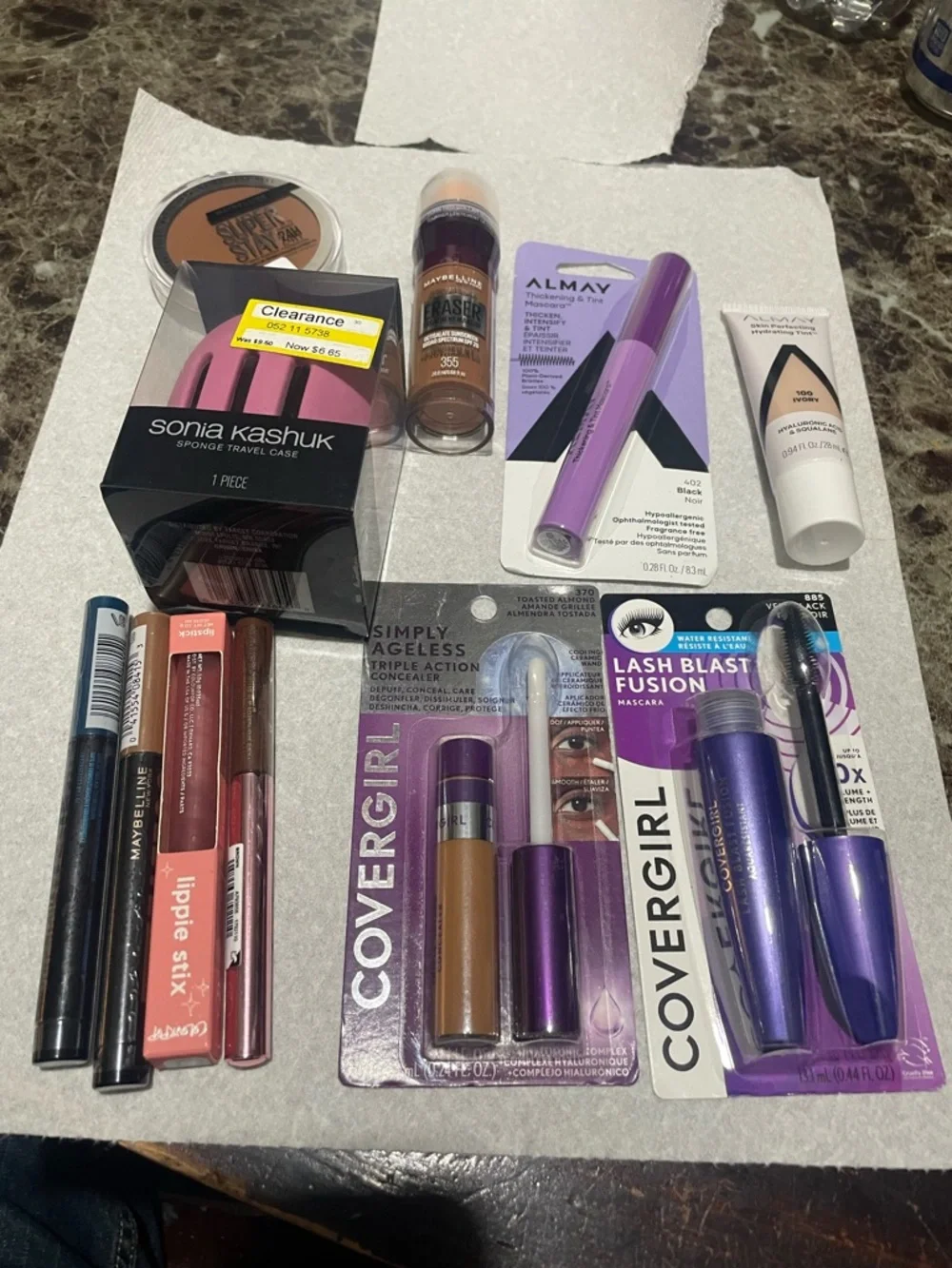 Makeup bundle - Picture 2 of 3